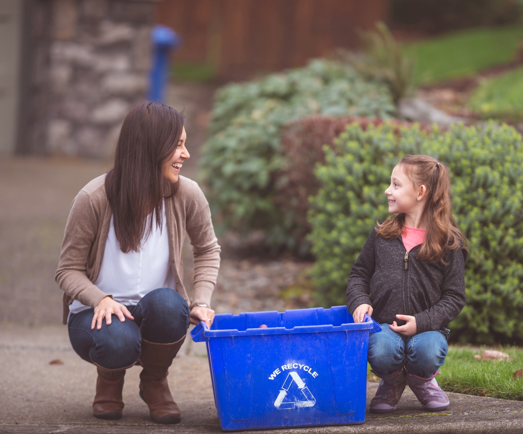 Mothers Plant The Seeds For Children’s Future Eco-Friendliness ...